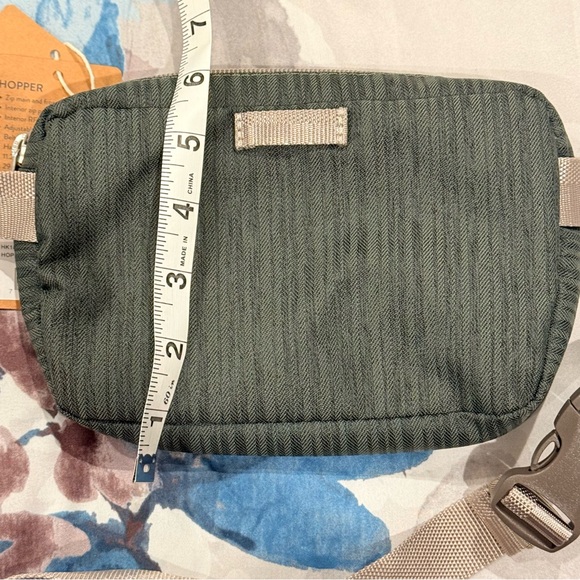 NWT Haiku hopper bag belt bag fanny pack crossbody sling deep forest (green) - Picture 2 of 16